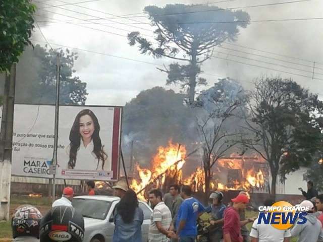Corpos de v&iacute;timas de inc&ecirc;ndio em Coronel Sapucaia s&atilde;o liberados pelo IML