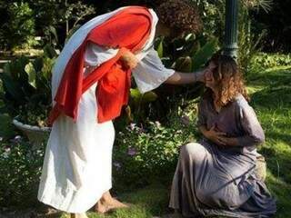 Interpretei a mulher enferma na encenação da Paixão de Cristo (Foto: Desirée Do Valle)