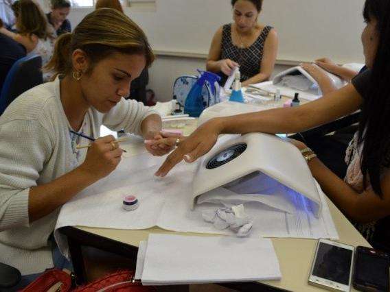 Confian&ccedil;a de servi&ccedil;os avan&ccedil;a e registra maior n&iacute;vel desde setembro de 2014