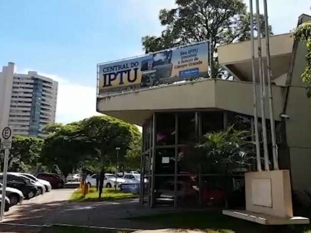 Na v&eacute;spera do vencimento da taxa do lixo, aumenta movimento em Central