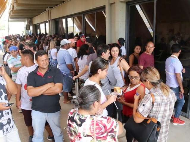 Ainda sem refor&ccedil;o, cadastro da biometria tem fila gigante