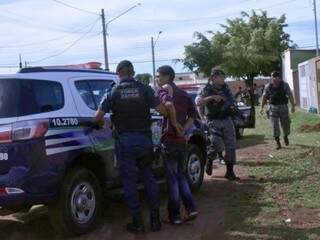 Adriano foi preso em flagrante por equipe da Polícia Militar (Foto: Roberto Higa) 