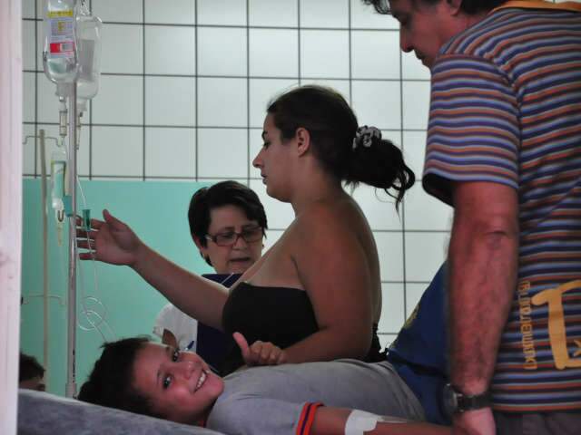  &ldquo;Todo mundo come&ccedil;ou a vomitar ao mesmo tempo&rdquo;, diz crian&ccedil;a de oito anos
