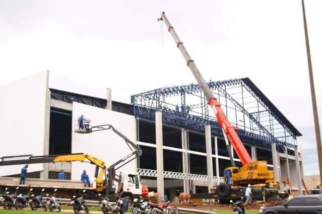 Burocracia emperra obra e loja de importados adia inaugura&ccedil;&atilde;o