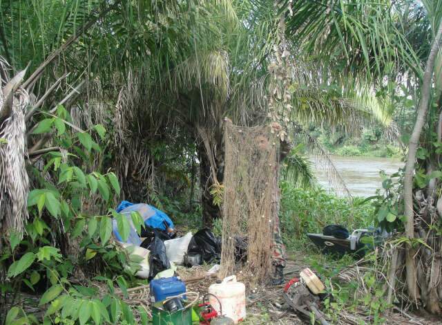  PMA flagra acampamento de pescadores que usariam redes no rio Negrinho