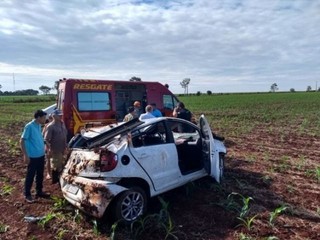 Idosa de 68 anos fica ferida ap&oacute;s capotar ve&iacute;culo na MS-276