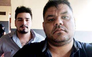 Pedrinho Gimenez (à esquerda) com outro sobrinho de Pavão, Jonathan Gimenez (Foto: ABC Color)