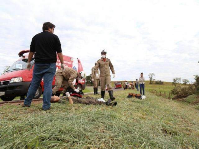 Caminh&atilde;o do Ex&eacute;rcito capota, sargento morre e cinco militares s&atilde;o feridos