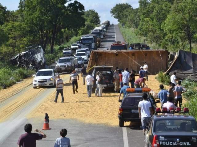 Acidente na BR-163 causa uma morte e provoca 6km de engarrafamento