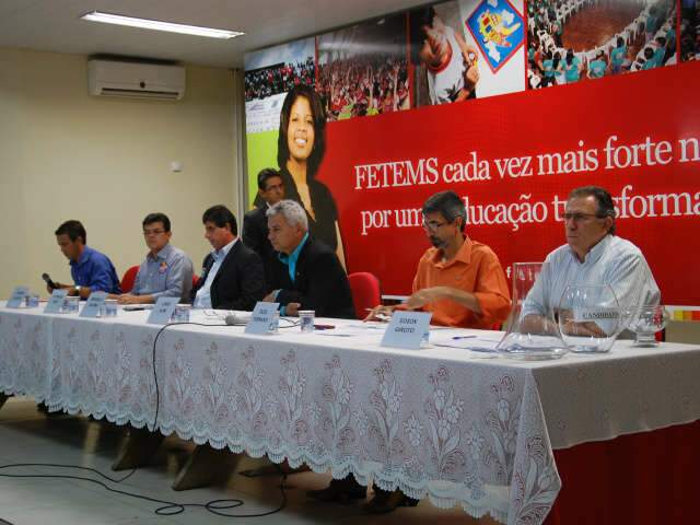  Debate sobre sa&uacute;de tem pol&ecirc;mica envolvendo perguntas da plateia 