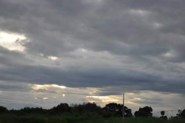  Quarta-feira de c&eacute;u nublado e pancadas de chuva em Mato Grosso do Sul