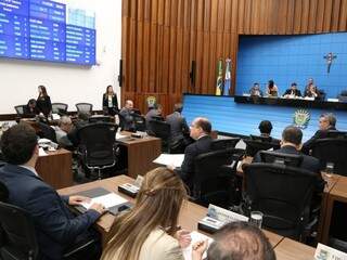 Deputados reunidos na sessão desta quinta-feira (13) (Foto: Victor Chileno/Arquivo)