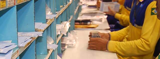  Carn&ecirc;s do IPTU come&ccedil;am a chegar amanh&atilde; a 323 mil contribuintes