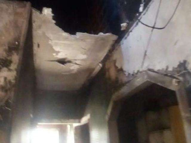 Resid&ecirc;ncia &eacute; destru&iacute;da pelo fogo ap&oacute;s curto-circuito