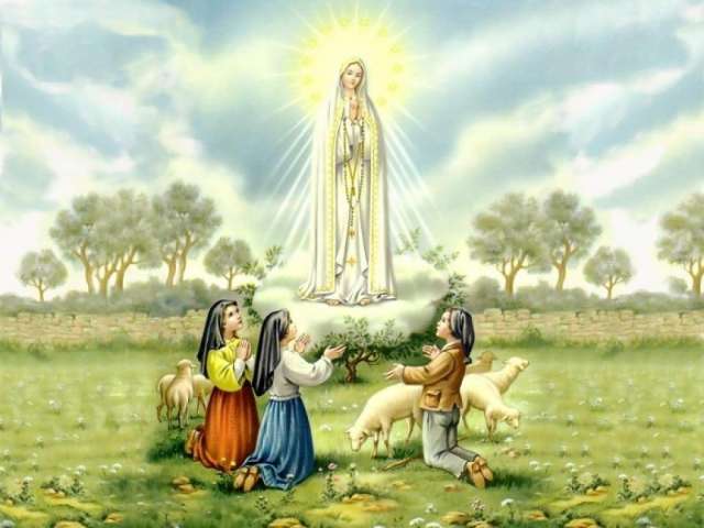 Cat&oacute;licos celebram dia de Nossa Senhora de F&aacute;tima com festa e prociss&atilde;o