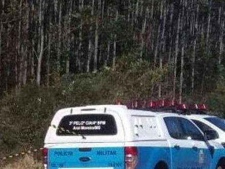 Homem &eacute; encontrado morto com tiro na cabe&ccedil;a dentro de ch&aacute;cara