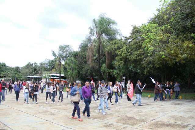 TJ faz proposta &quot;misteriosa&quot; para acabar com greve dos professores