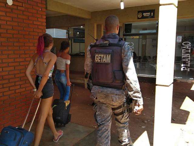 &ldquo;Mulas do tr&aacute;fico&rdquo;, mato-grossenses s&atilde;o presas com maconha em hotel