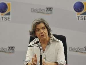 Presidente do TSE avalia que elei&ccedil;&atilde;o corre com tranquilidade em todo o pa&iacute;s