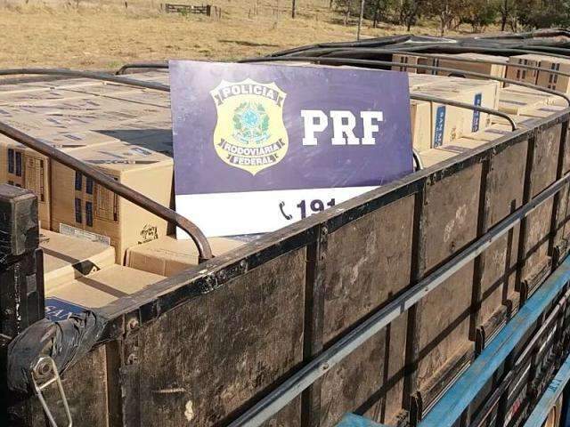Motorista &eacute; preso com carga de cigarros contrabandeados avaliada em R$ 1,1 mi
