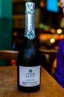 Lust é a cerveja brasileira que segue o mesmo processo, champenoise. (Foto: Vanessa Tamires)