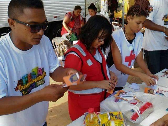Central trocou 15 mil kg de alimentos por cupons em sorteio de carro