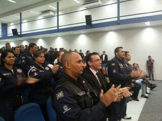 Aprovação do projeto foi comemorada pelos guardas municipais que acompanharam a votação (foto: Kleber Clajus)