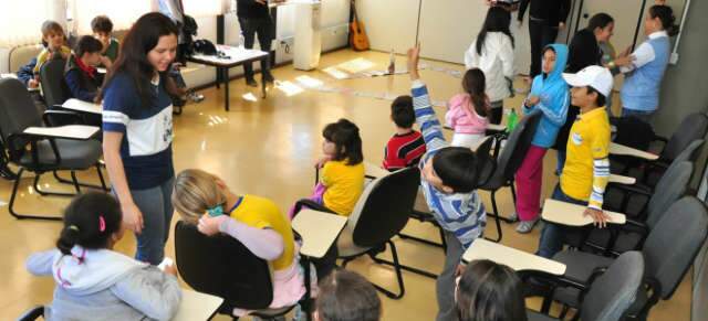 Oficinas de conta&ccedil;&atilde;o de hist&oacute;rias &eacute; porta de entrada  para paix&atilde;o pelos livros