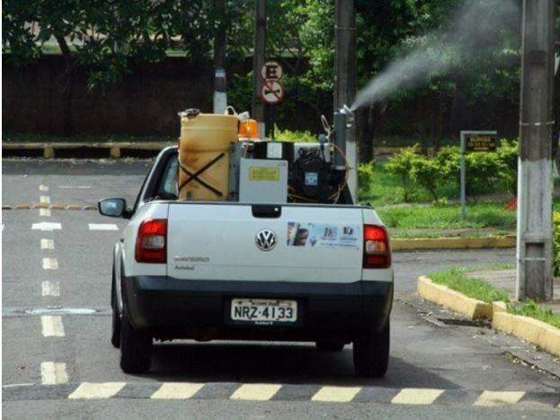 Equipes de combate &agrave; dengue v&atilde;o a nove bairros com fumac&ecirc; nesta quarta-feira