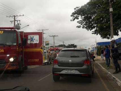 Motociclista cai e trânsito fica lento na Ceará com a Pernambuco 