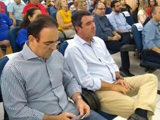 Deputado Felipe Orro (PSDB) ao lado do secretário Eduardo Riedel, no auditório da Governadoria (Foto: Leonardo Rocha)