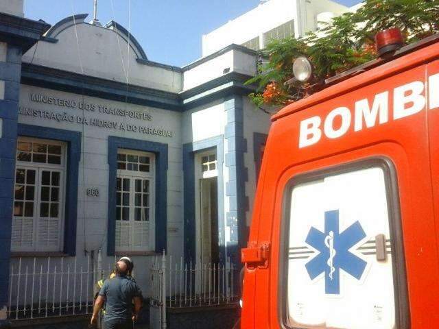 Princ&iacute;pio de inc&ecirc;ndio assusta servidores e pr&eacute;dio do Dnit &eacute; evacuado