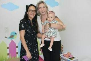 Daniela, mãe de Lorena e a fisioterapeuta Fernanda - Foto Divulgação