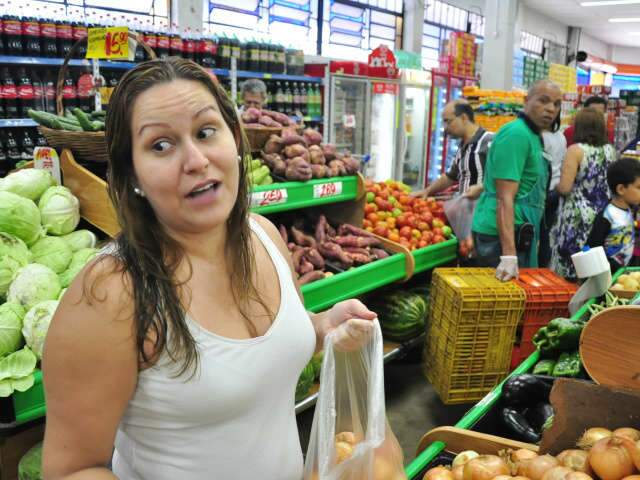 Her&oacute;is dos bairros: mercados sobrevivem aos grandes concorrentes batendo &agrave; porta