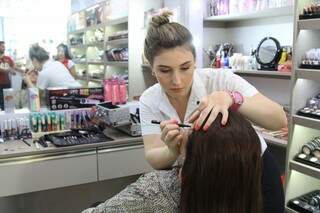 Local tem studio com maquiadora exclusiva para atender clientes (Foto: Marina Pacheco)