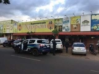 O supermercado fica na Avenida Brasil, que separa a cidade e Pedro Juan Caballero, no Paraguai. (Foto: Porã News) 
