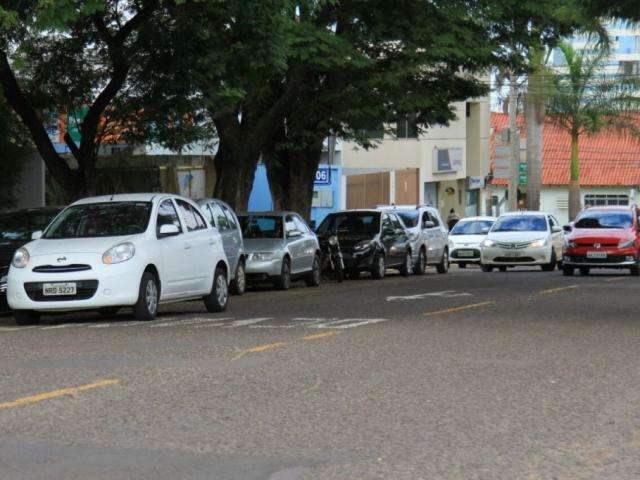Licenciamento de ve&iacute;culos com placa final 4 e 5 vence este m&ecirc;s