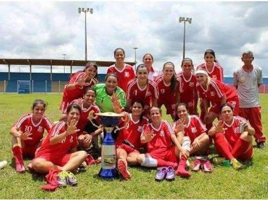 Comercial realiza seletiva para equipe feminina na quarta-feira