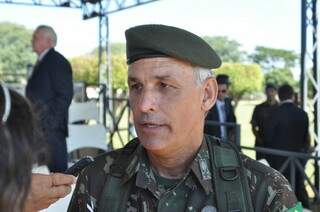 General Paulo Humberto assumiu hoje o comando do CMO.  (Foto: Marcelo Calazans)