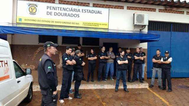 Agentes penitenci&aacute;rios aceitam 5,5% de aumento e decidem encerrar greve