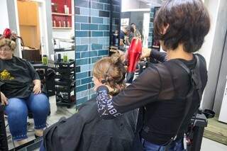 Barbearia S&eacute;culo XIX &eacute; espa&ccedil;o descolado para atender toda a fam&iacute;lia