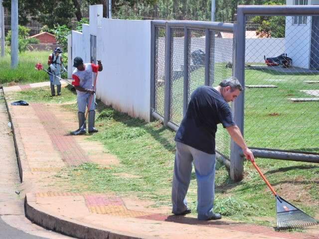 Empresa faz mutir&atilde;o de limpeza em unidades de sa&uacute;de da Capital 