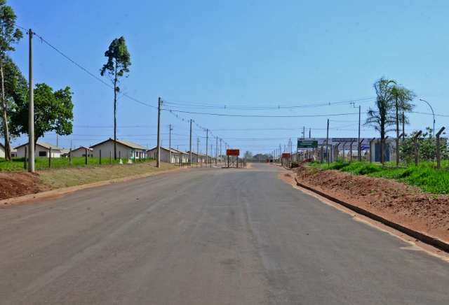 Conjunto habitacional &eacute; constru&iacute;do na fronteira com 1.015 casas