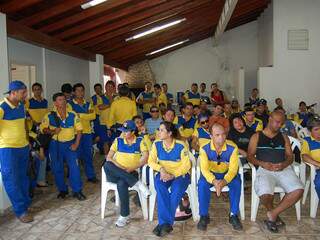 Funcionários do Correio durante assembleia que manteve greve (foto: Pedro Peralta)
