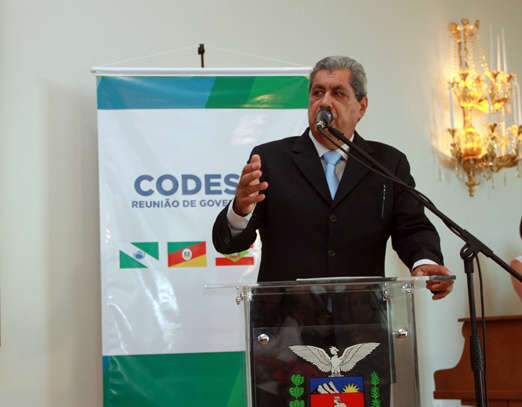  Andr&eacute; participa de posse do Codesul e defende retomada da constru&ccedil;&atilde;o da ferrovia Norte-Sul