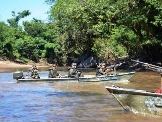  PMA e Ex&eacute;rcito prendem 3 paraguaios e brasileiro por ca&ccedil;a na fronteira