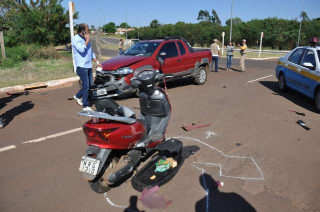 Jovem fica desacordada em acidente no Jardim Cai&ccedil;ara