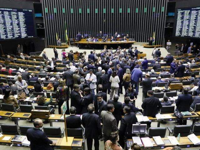 C&acirc;mara aprova MP que cria o programa M&eacute;dicos pelo Brasil