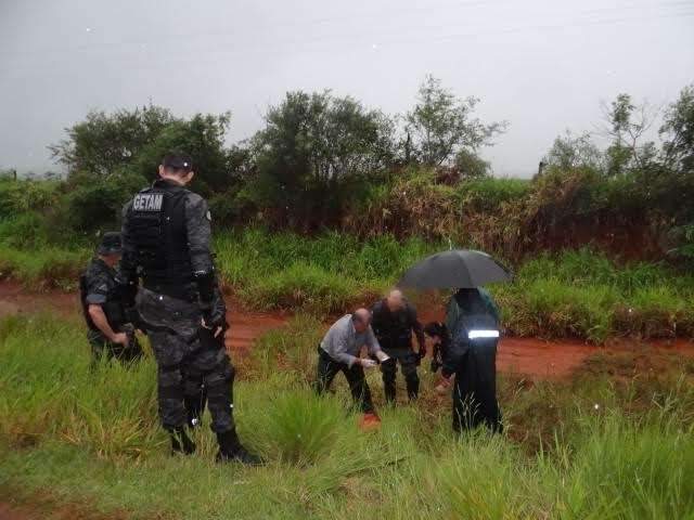 Homem &eacute; flagrado &ldquo;desovando&rdquo; corpo em estrada vicinal e &eacute; preso
