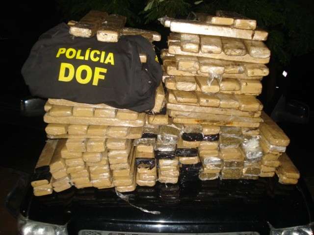 Apreendidos 211 quilos de maconha em dois ve&iacute;culos